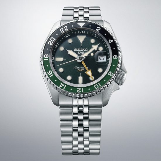 automatic-gmt-seiko-5-sports-steel-bracelet-watch Seiko 5 Sports SSK035K1